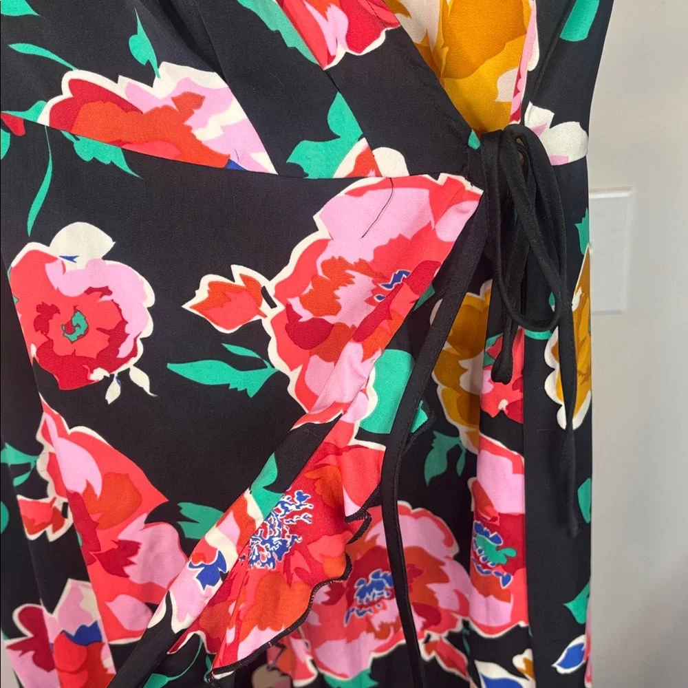 Who What Wear - Floral & Ruffled Wrap Dress - Size Medium - Picture 7 of 13